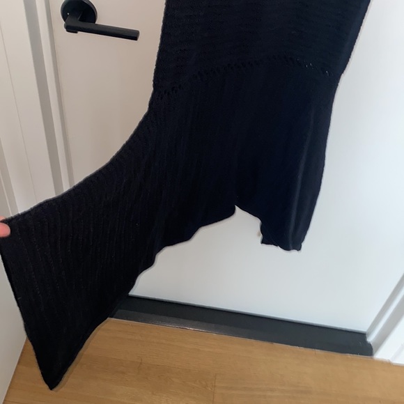 Scoop Black Mermaid Style Sleeveless Sweater Dress - Picture 4 of 7